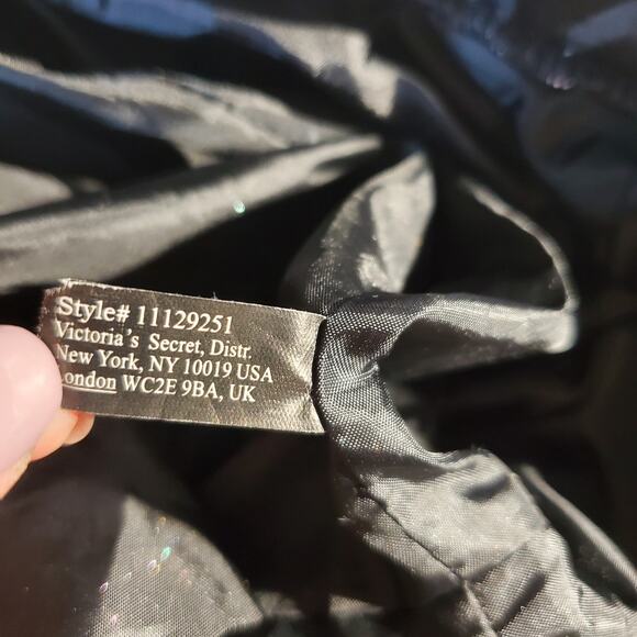 Victoria's Secret Athletic Sport Bag Weekender Overnigh Tote Bag Gray & Black - Picture 3 of 10